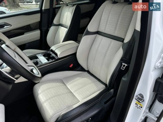 Белый Ленд Ровер Рендж Ровер Велар, объемом двигателя 2.99 л и пробегом 106 тыс. км за 39900 $, фото 17 на Automoto.ua