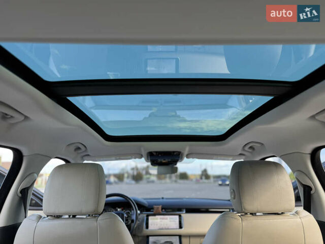 Белый Ленд Ровер Рендж Ровер Велар, объемом двигателя 2 л и пробегом 188 тыс. км за 28700 $, фото 27 на Automoto.ua