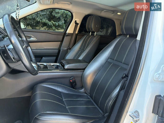 Білий Ленд Ровер Рендж Ровер Велар, об'ємом двигуна 2 л та пробігом 88 тис. км за 35900 $, фото 12 на Automoto.ua