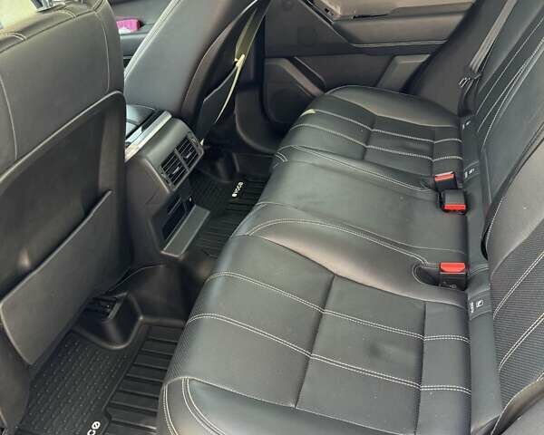 Білий Ленд Ровер Рендж Ровер Велар, об'ємом двигуна 2 л та пробігом 92 тис. км за 29900 $, фото 8 на Automoto.ua