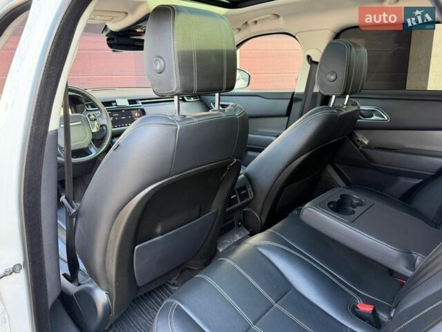 Белый Ленд Ровер Рендж Ровер Велар, объемом двигателя 2 л и пробегом 90 тыс. км за 33900 $, фото 19 на Automoto.ua