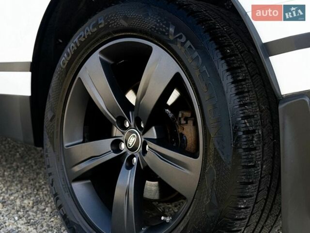 Білий Ленд Ровер Рендж Ровер Велар, об'ємом двигуна 2 л та пробігом 134 тис. км за 28999 $, фото 37 на Automoto.ua