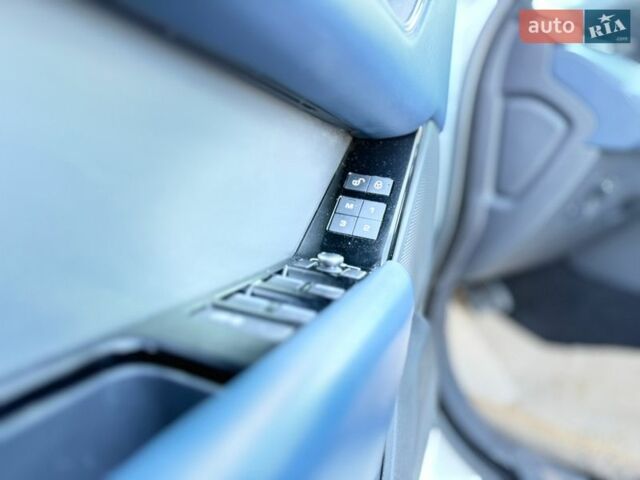 Белый Ленд Ровер Рендж Ровер Велар, объемом двигателя 2 л и пробегом 134 тыс. км за 29999 $, фото 60 на Automoto.ua