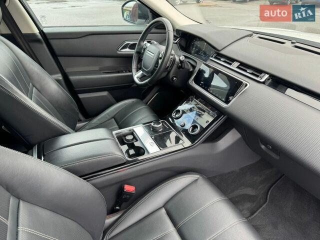 Белый Ленд Ровер Рендж Ровер Велар, объемом двигателя 3 л и пробегом 93 тыс. км за 33000 $, фото 23 на Automoto.ua