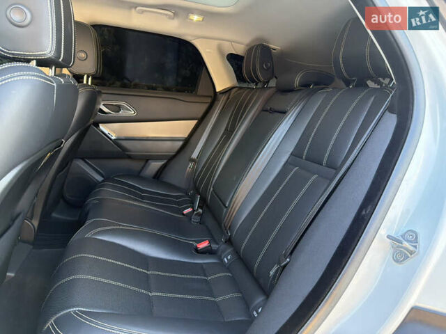 Білий Ленд Ровер Рендж Ровер Велар, об'ємом двигуна 2 л та пробігом 88 тис. км за 35900 $, фото 14 на Automoto.ua