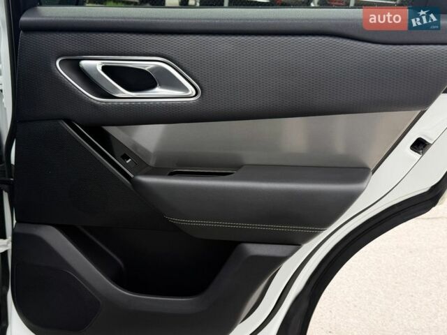 Білий Ленд Ровер Рендж Ровер Велар, об'ємом двигуна 2 л та пробігом 110 тис. км за 38500 $, фото 29 на Automoto.ua