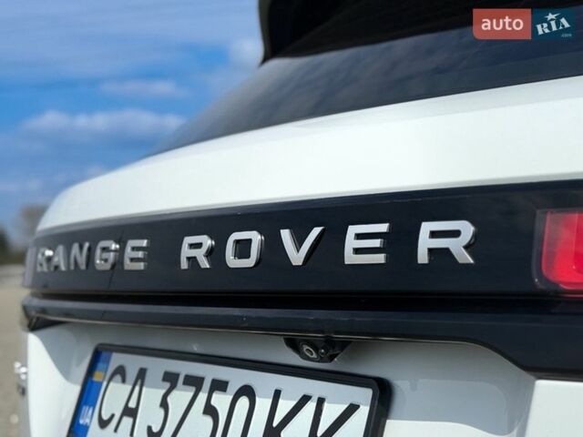 Білий Ленд Ровер Рендж Ровер Велар, об'ємом двигуна 2 л та пробігом 134 тис. км за 28999 $, фото 42 на Automoto.ua