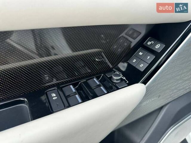 Белый Ленд Ровер Рендж Ровер Велар, объемом двигателя 2.99 л и пробегом 106 тыс. км за 43900 $, фото 10 на Automoto.ua