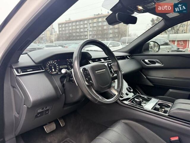 Білий Ленд Ровер Рендж Ровер Велар, об'ємом двигуна 2 л та пробігом 208 тис. км за 29999 $, фото 19 на Automoto.ua