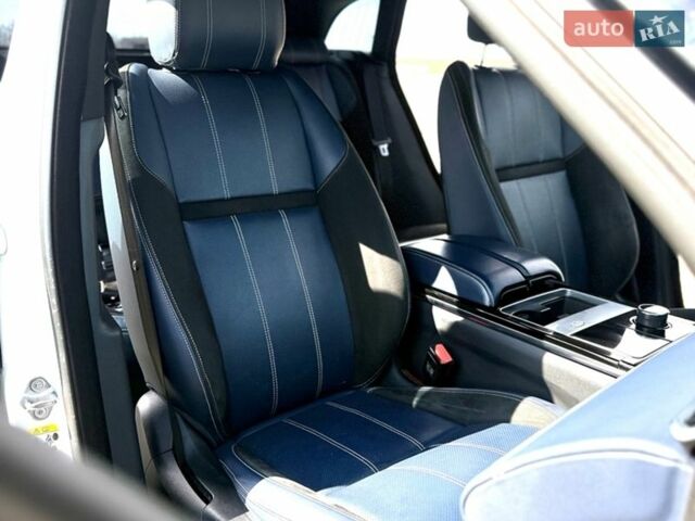 Білий Ленд Ровер Рендж Ровер Велар, об'ємом двигуна 2 л та пробігом 134 тис. км за 28999 $, фото 60 на Automoto.ua