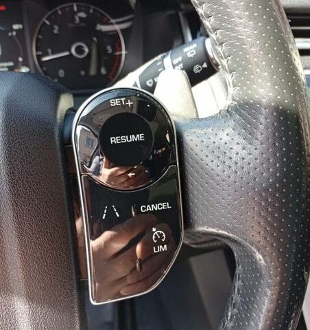 Белый Ленд Ровер Рендж Ровер Велар, объемом двигателя 2 л и пробегом 109 тыс. км за 31000 $, фото 15 на Automoto.ua