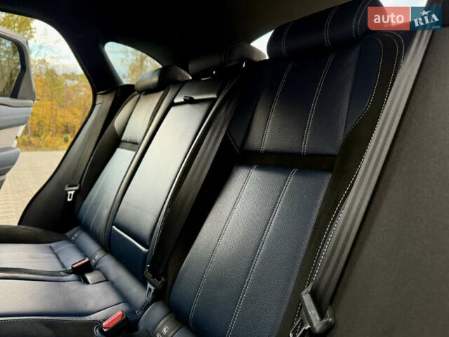 Белый Ленд Ровер Рендж Ровер Велар, объемом двигателя 2 л и пробегом 134 тыс. км за 33999 $, фото 60 на Automoto.ua