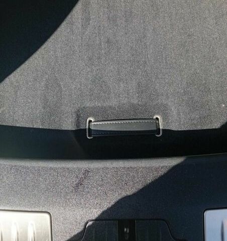 Белый Ленд Ровер Рендж Ровер Велар, объемом двигателя 2 л и пробегом 109 тыс. км за 31000 $, фото 48 на Automoto.ua