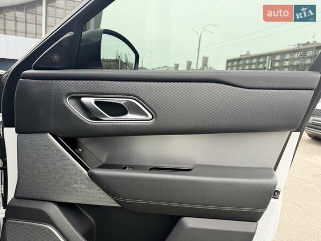 Білий Ленд Ровер Рендж Ровер Велар, об'ємом двигуна 2 л та пробігом 208 тис. км за 29999 $, фото 18 на Automoto.ua