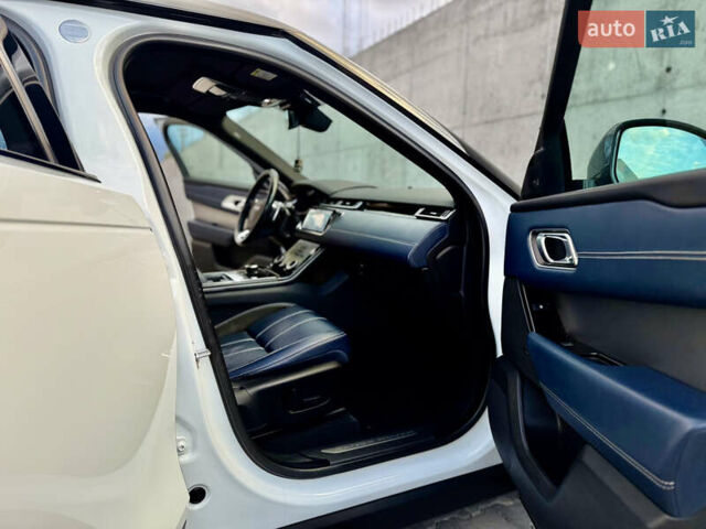 Белый Ленд Ровер Рендж Ровер Велар, объемом двигателя 2 л и пробегом 134 тыс. км за 33999 $, фото 78 на Automoto.ua