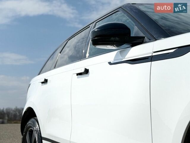 Білий Ленд Ровер Рендж Ровер Велар, об'ємом двигуна 2 л та пробігом 134 тис. км за 28999 $, фото 35 на Automoto.ua