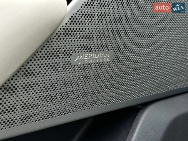 Белый Ленд Ровер Рендж Ровер Велар, объемом двигателя 2.99 л и пробегом 106 тыс. км за 39900 $, фото 38 на Automoto.ua