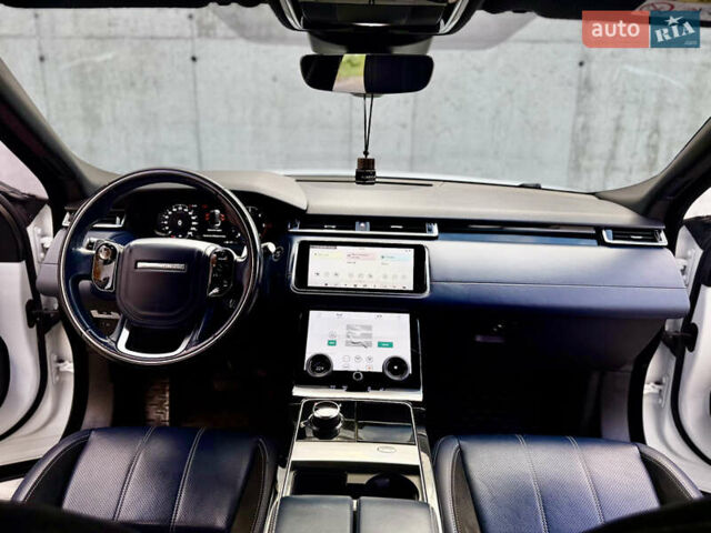 Белый Ленд Ровер Рендж Ровер Велар, объемом двигателя 2 л и пробегом 134 тыс. км за 33999 $, фото 76 на Automoto.ua