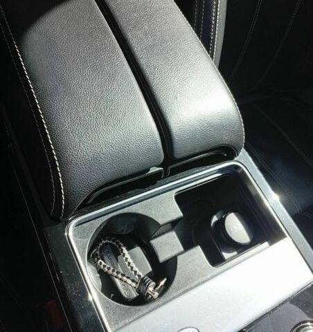 Белый Ленд Ровер Рендж Ровер Велар, объемом двигателя 2 л и пробегом 109 тыс. км за 31000 $, фото 22 на Automoto.ua