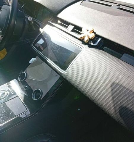 Белый Ленд Ровер Рендж Ровер Велар, объемом двигателя 2 л и пробегом 109 тыс. км за 31000 $, фото 99 на Automoto.ua