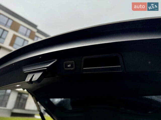 Белый Ленд Ровер Рендж Ровер Велар, объемом двигателя 2 л и пробегом 130 тыс. км за 32500 $, фото 55 на Automoto.ua