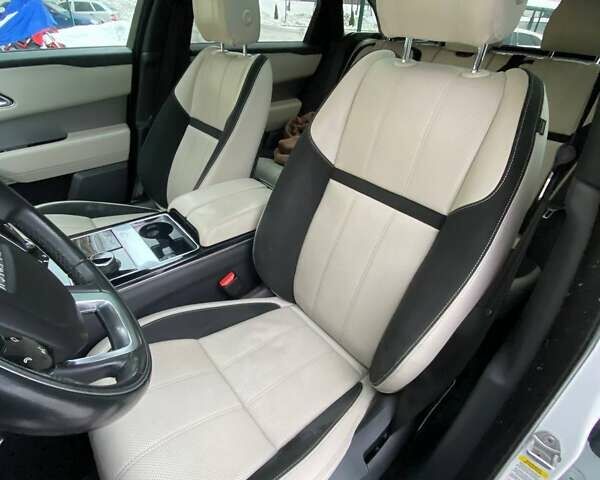 Білий Ленд Ровер Рендж Ровер Велар, об'ємом двигуна 2 л та пробігом 78 тис. км за 35900 $, фото 15 на Automoto.ua