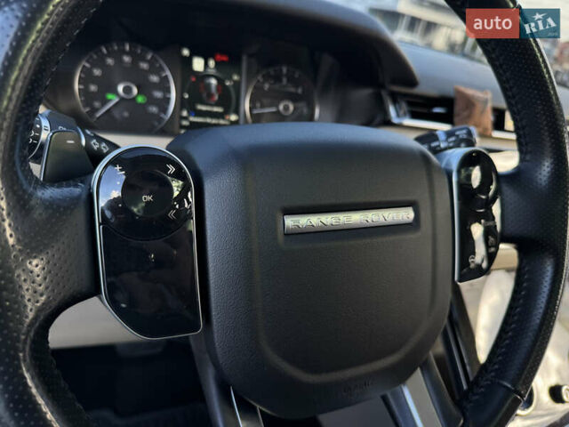 Белый Ленд Ровер Рендж Ровер Велар, объемом двигателя 2 л и пробегом 188 тыс. км за 28700 $, фото 33 на Automoto.ua