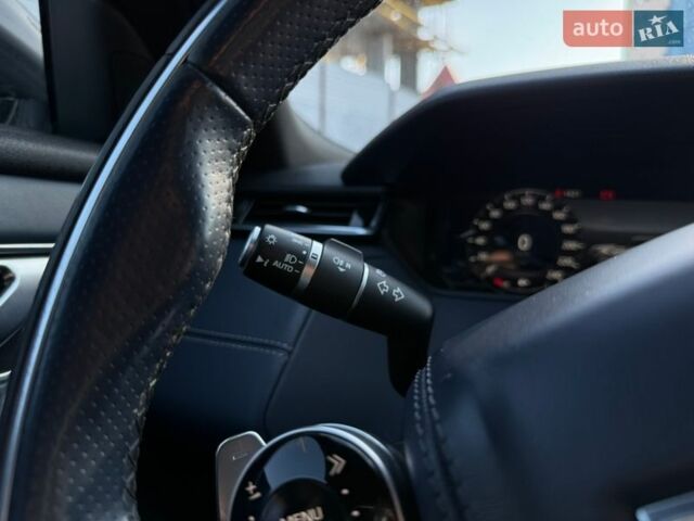 Белый Ленд Ровер Рендж Ровер Велар, объемом двигателя 2 л и пробегом 134 тыс. км за 29999 $, фото 92 на Automoto.ua