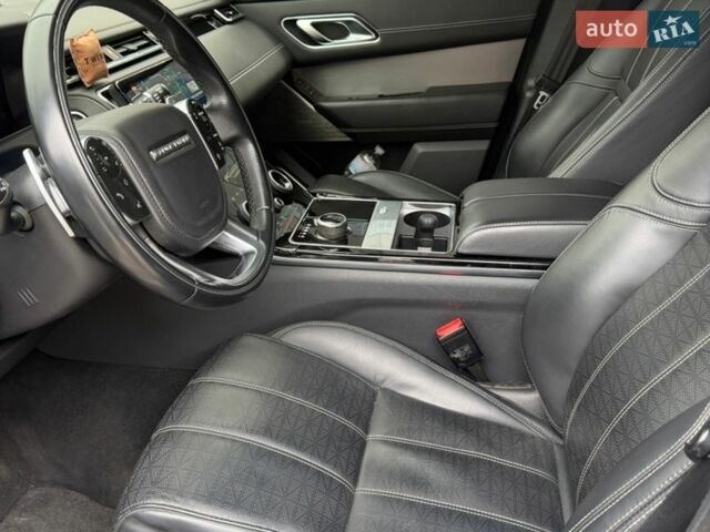 Белый Ленд Ровер Рендж Ровер Велар, объемом двигателя 2 л и пробегом 92 тыс. км за 35300 $, фото 7 на Automoto.ua