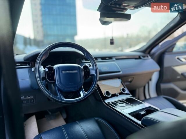 Белый Ленд Ровер Рендж Ровер Велар, объемом двигателя 2 л и пробегом 134 тыс. км за 29999 $, фото 70 на Automoto.ua