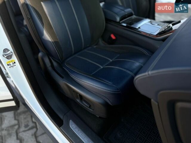 Белый Ленд Ровер Рендж Ровер Велар, объемом двигателя 2 л и пробегом 134 тыс. км за 29999 $, фото 82 на Automoto.ua