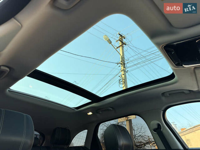 Білий Ленд Ровер Рендж Ровер Велар, об'ємом двигуна 2 л та пробігом 88 тис. км за 35900 $, фото 17 на Automoto.ua