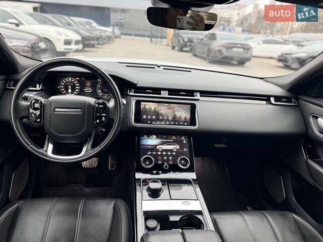 Білий Ленд Ровер Рендж Ровер Велар, об'ємом двигуна 2 л та пробігом 208 тис. км за 29999 $, фото 22 на Automoto.ua
