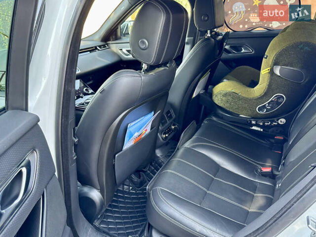 Белый Ленд Ровер Рендж Ровер Велар, объемом двигателя 2 л и пробегом 124 тыс. км за 32300 $, фото 19 на Automoto.ua