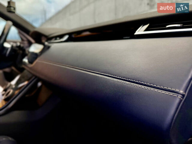 Белый Ленд Ровер Рендж Ровер Велар, объемом двигателя 2 л и пробегом 134 тыс. км за 33999 $, фото 83 на Automoto.ua