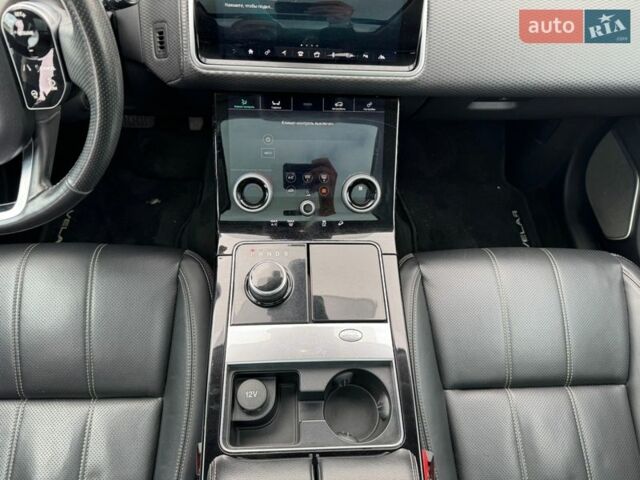 Белый Ленд Ровер Рендж Ровер Велар, объемом двигателя 3 л и пробегом 93 тыс. км за 33000 $, фото 21 на Automoto.ua