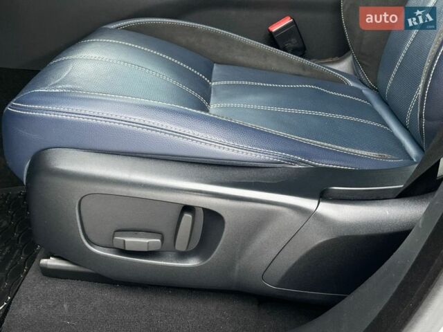 Білий Ленд Ровер Рендж Ровер Велар, об'ємом двигуна 2 л та пробігом 156 тис. км за 27000 $, фото 33 на Automoto.ua