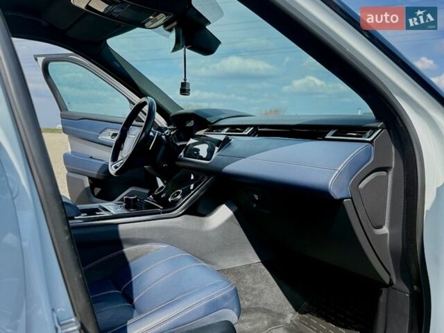 Білий Ленд Ровер Рендж Ровер Велар, об'ємом двигуна 2 л та пробігом 134 тис. км за 28999 $, фото 59 на Automoto.ua