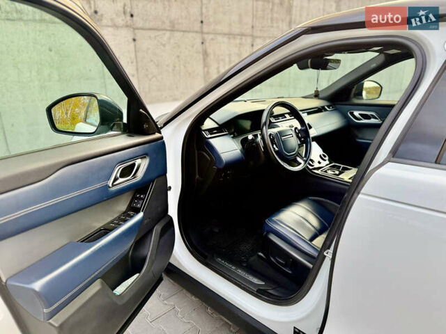 Белый Ленд Ровер Рендж Ровер Велар, объемом двигателя 2 л и пробегом 134 тыс. км за 33999 $, фото 48 на Automoto.ua