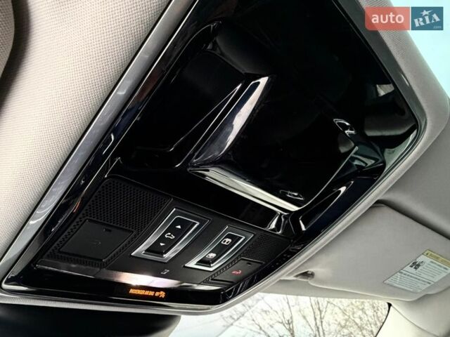 Білий Ленд Ровер Рендж Ровер Велар, об'ємом двигуна 2 л та пробігом 110 тис. км за 38500 $, фото 45 на Automoto.ua