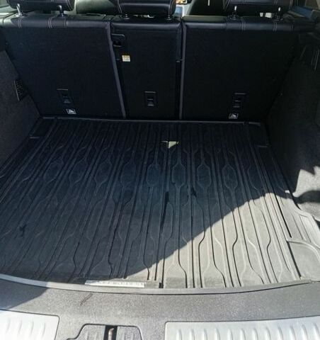 Белый Ленд Ровер Рендж Ровер Велар, объемом двигателя 2 л и пробегом 109 тыс. км за 31000 $, фото 76 на Automoto.ua