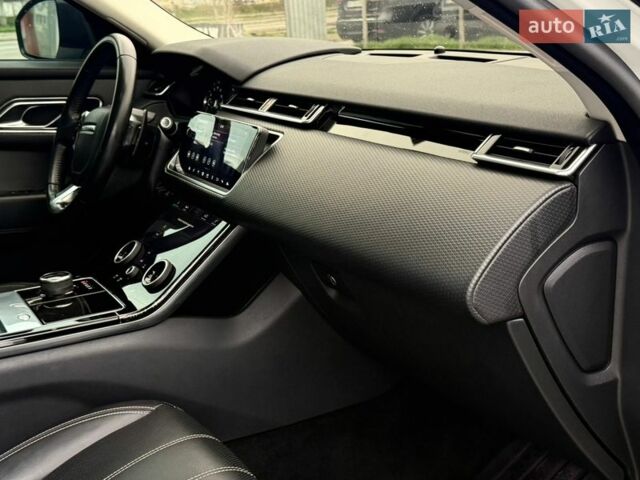 Білий Ленд Ровер Рендж Ровер Велар, об'ємом двигуна 2 л та пробігом 110 тис. км за 38500 $, фото 33 на Automoto.ua