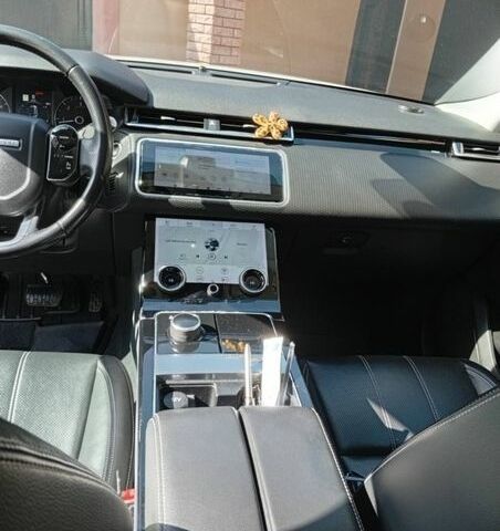 Белый Ленд Ровер Рендж Ровер Велар, объемом двигателя 2 л и пробегом 109 тыс. км за 31000 $, фото 111 на Automoto.ua