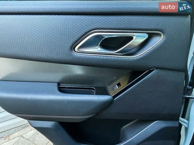 Белый Ленд Ровер Рендж Ровер Велар, объемом двигателя 2 л и пробегом 65 тыс. км за 36000 $, фото 20 на Automoto.ua
