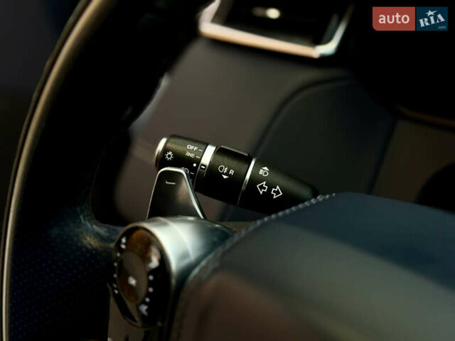 Белый Ленд Ровер Рендж Ровер Велар, объемом двигателя 2 л и пробегом 134 тыс. км за 33999 $, фото 87 на Automoto.ua