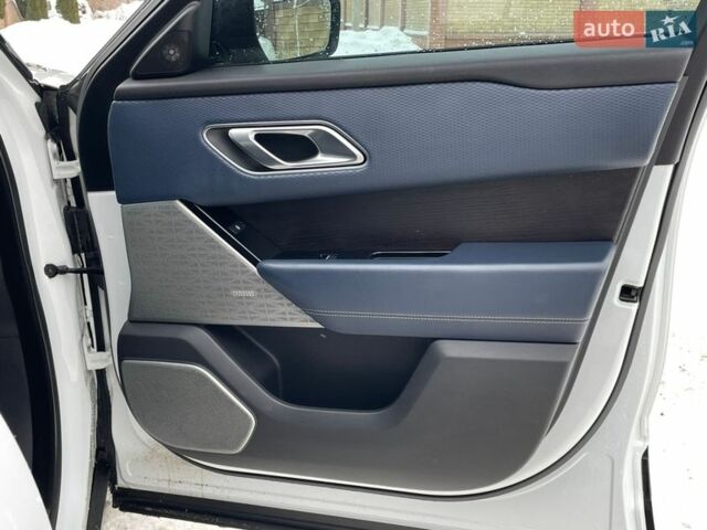 Білий Ленд Ровер Рендж Ровер Велар, об'ємом двигуна 2 л та пробігом 156 тис. км за 27000 $, фото 37 на Automoto.ua