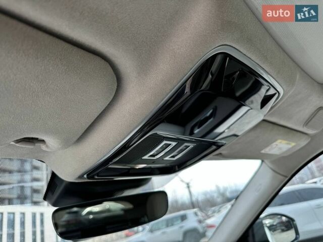 Белый Ленд Ровер Рендж Ровер Велар, объемом двигателя 2.99 л и пробегом 106 тыс. км за 39900 $, фото 29 на Automoto.ua