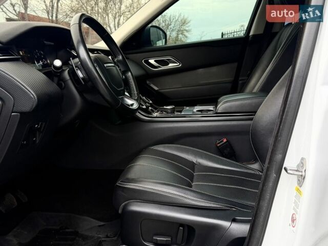 Білий Ленд Ровер Рендж Ровер Велар, об'ємом двигуна 2 л та пробігом 110 тис. км за 38500 $, фото 38 на Automoto.ua