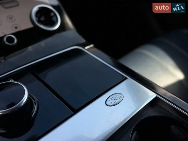 Білий Ленд Ровер Рендж Ровер Велар, об'ємом двигуна 2 л та пробігом 134 тис. км за 28999 $, фото 65 на Automoto.ua
