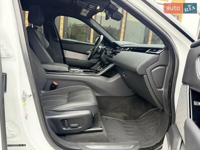 Білий Ленд Ровер Рендж Ровер Велар, об'ємом двигуна 2 л та пробігом 208 тис. км за 29999 $, фото 13 на Automoto.ua